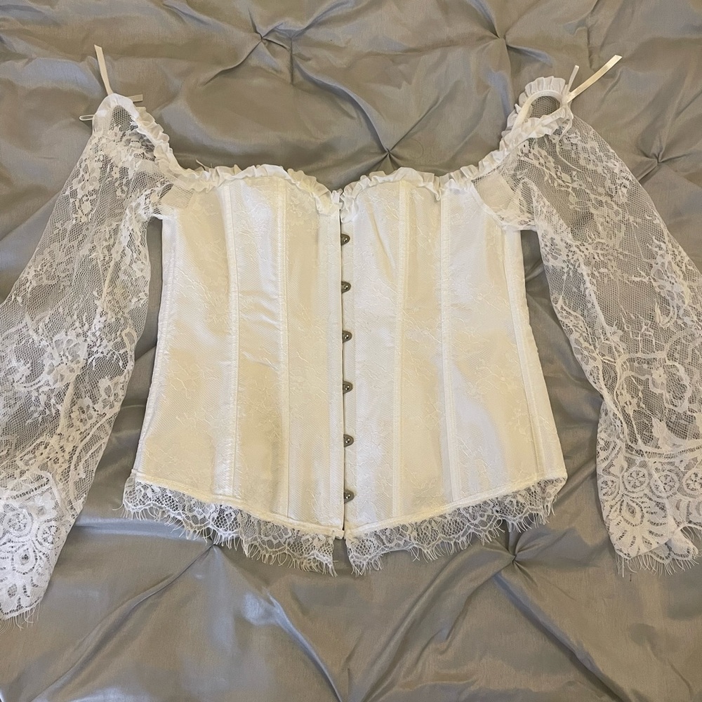 White Lace Long Sleeve Corset